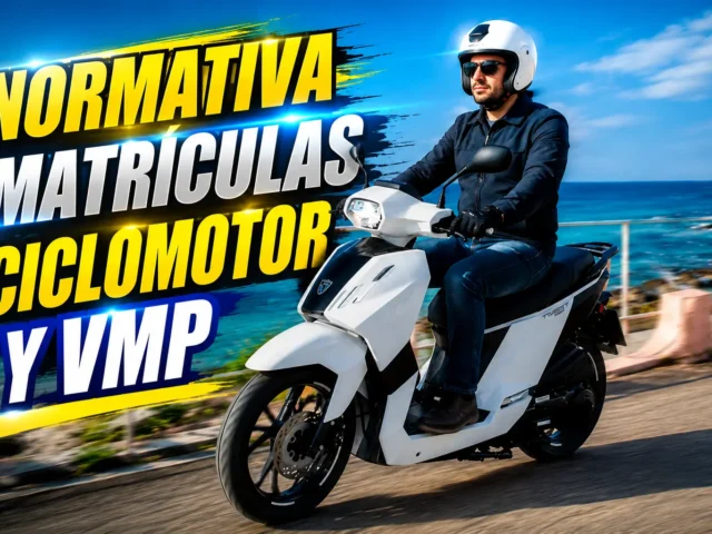 Placa de matrícula acrílica amarilla para ciclomotor y etiqueta identificativa obligatoria para patinete eléctrico según la normativa DGT 2026.